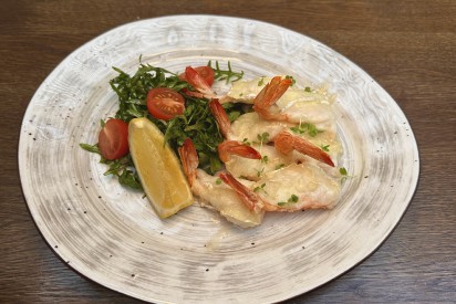 Запеченые креветки с сыром камамбер